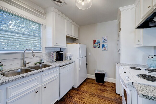 Building Photo - 516 Heights Blvd