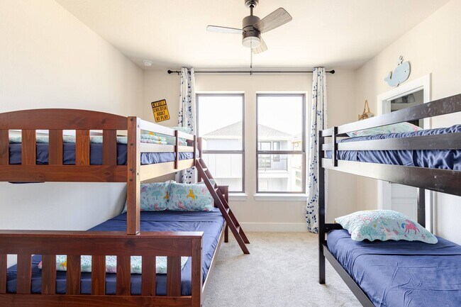 Building Photo - 810 Resort Dr