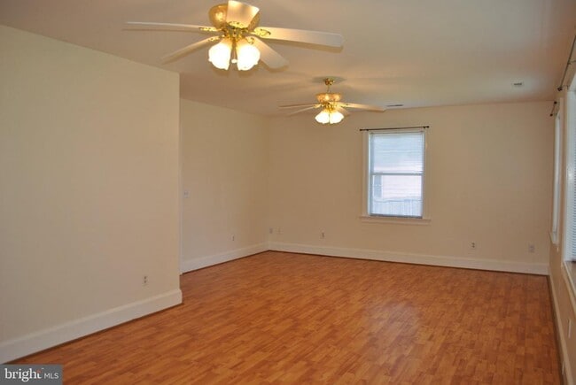 Building Photo - 8611 Anderson Ave