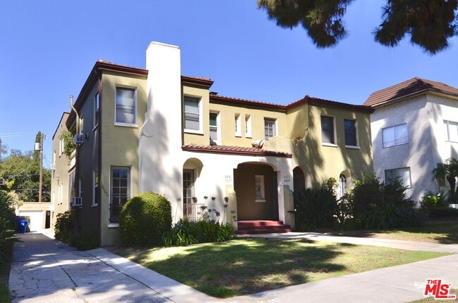Primary Photo - 2021 N Vermont Ave