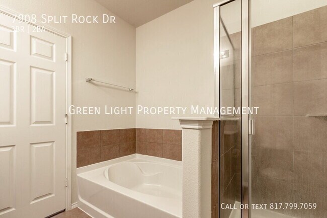 Building Photo - 7908 Split Rock Dr