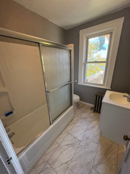 Building Photo - 543 3rd St