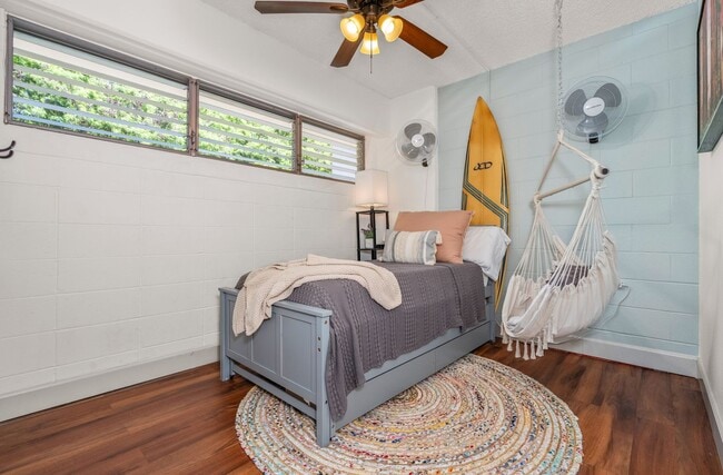 Building Photo - Beautiful Fully Furnished, 2 Bed, 1 1/2 Bath, Oceanview Condo with Pool