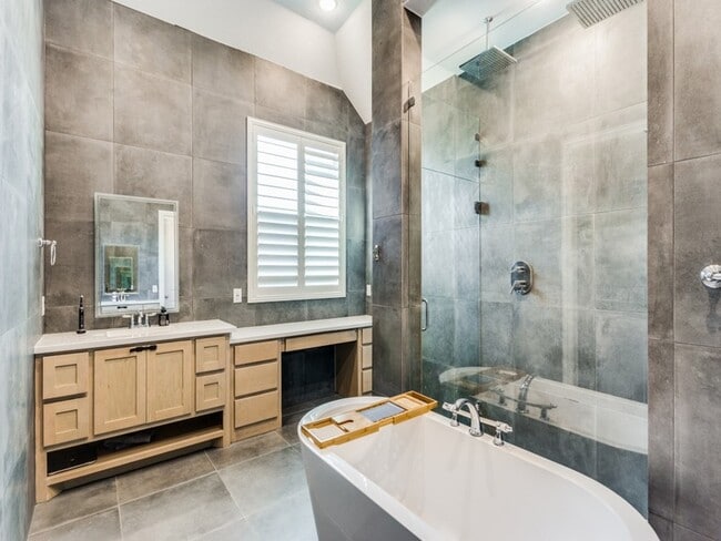 Building Photo - 6001 Firefox Ln