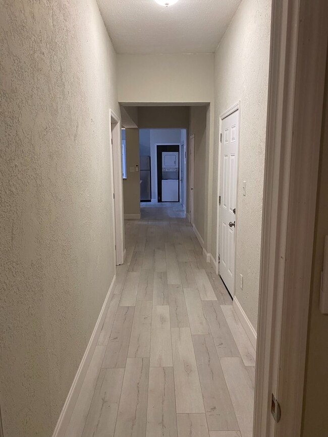 Building Photo - CHARMING 2 BEDROOM 1 BATH APARTMENT HOME - $500 OFF FIRST MONTH RENT!