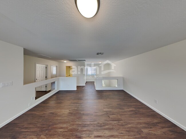 Building Photo - 31352 N Shale Dr