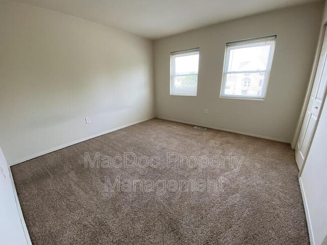 Building Photo - 729 Anvil Rd