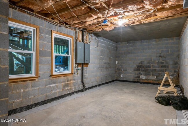 Building Photo - 3204 Tanager St