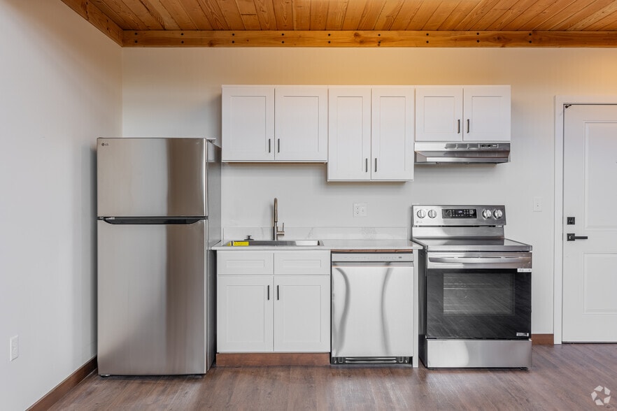 1BR, 1BA - 647SF - Kitchen - Atomic Orchard Experiment