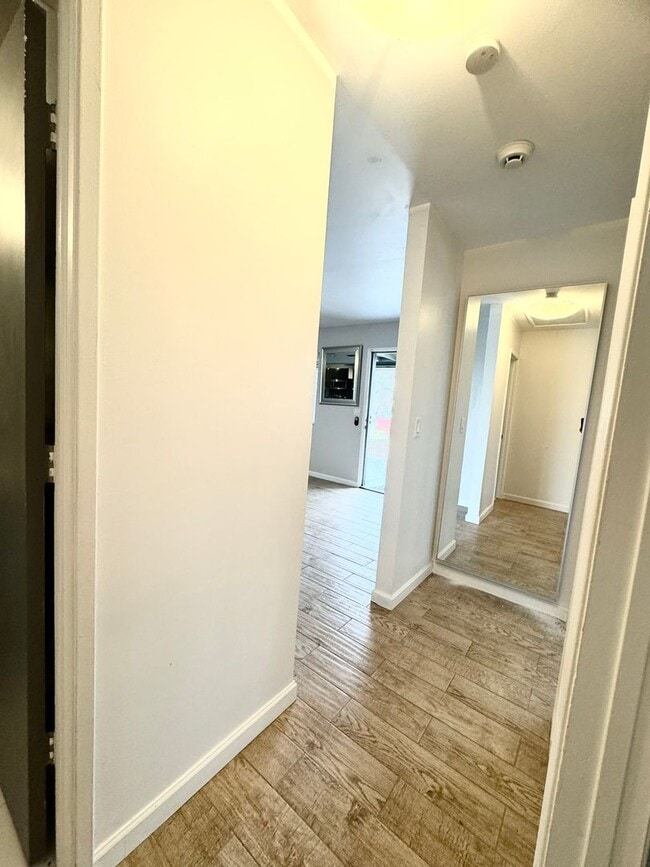 Building Photo - COMING SOON 3 bedroom 1.5 bathroom with amazing views of Morongo Valley