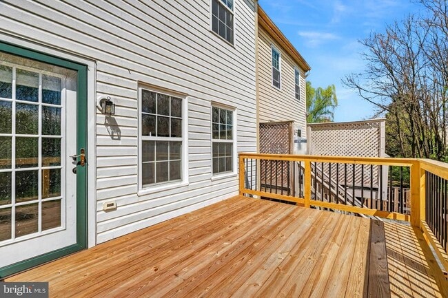 Building Photo - 7123 Gresham Ct E