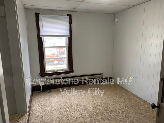 Building Photo - 205 3rd Ave SE