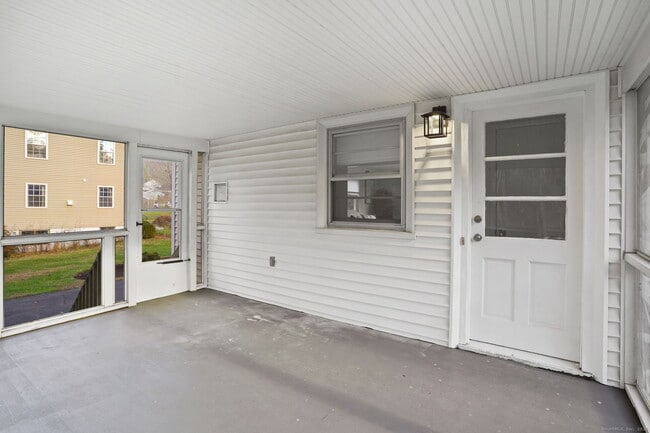 Building Photo - 132 Toll House Ln