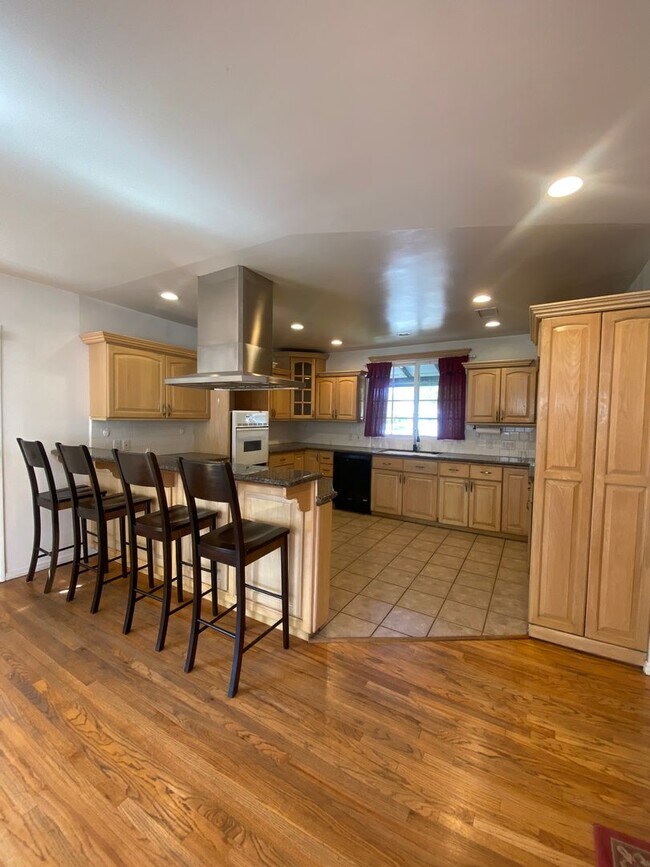 Building Photo - Charming Home in Covina