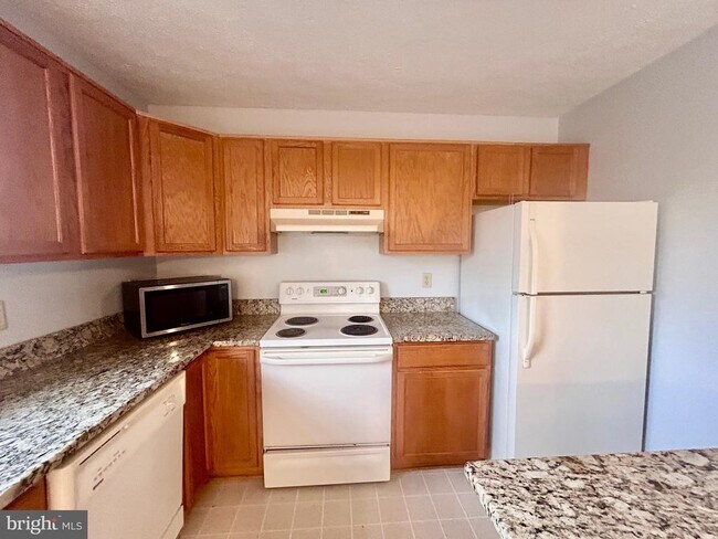 Building Photo - 127 Copperfield Ln