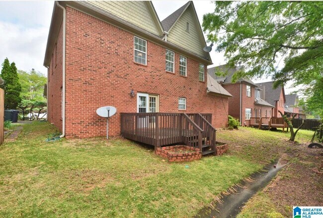 Building Photo - 107 Castlehill Dr