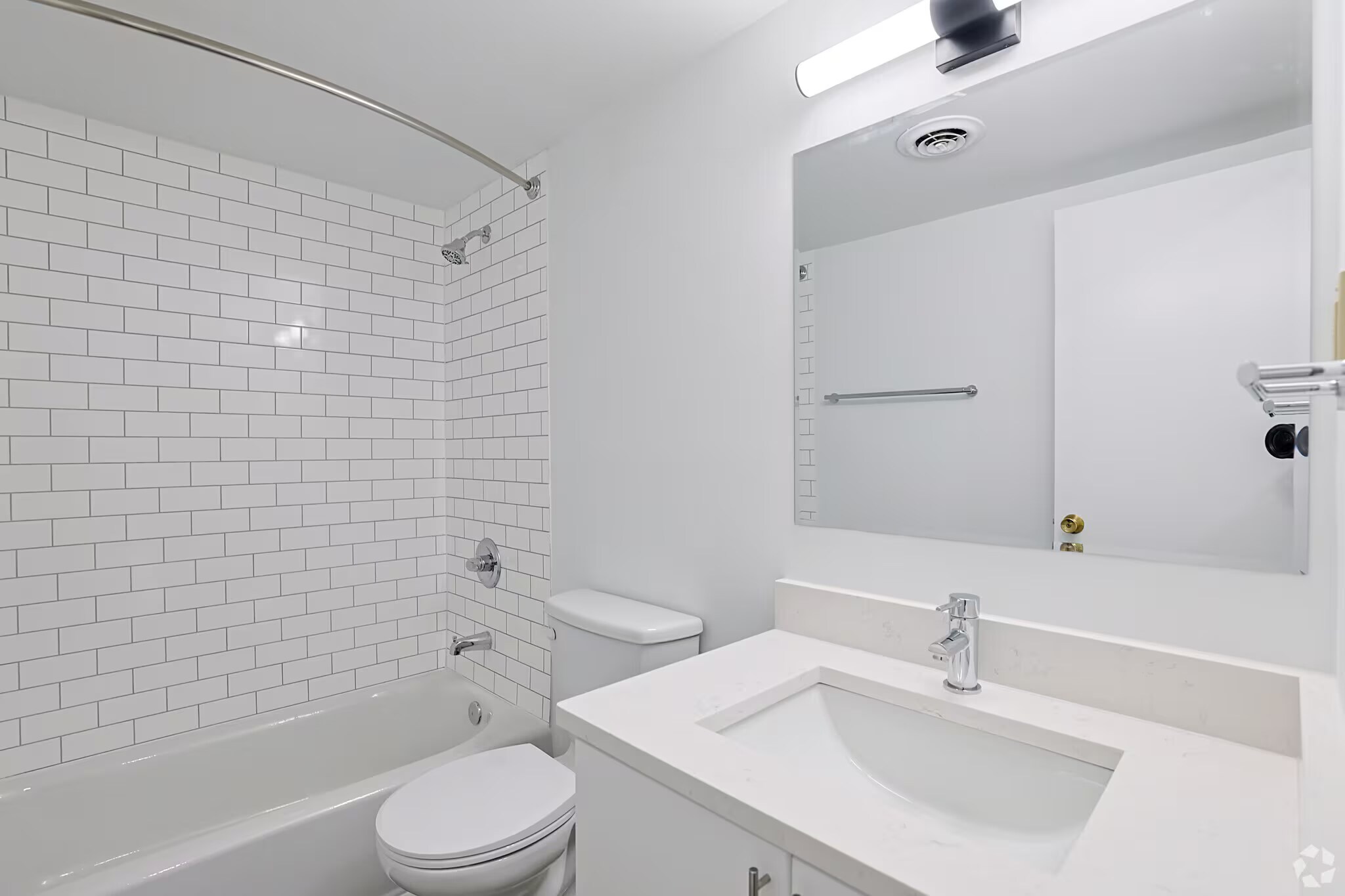 Building Photo - 55 Hill Rd