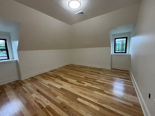 Building Photo - 1115 N Negley Ave