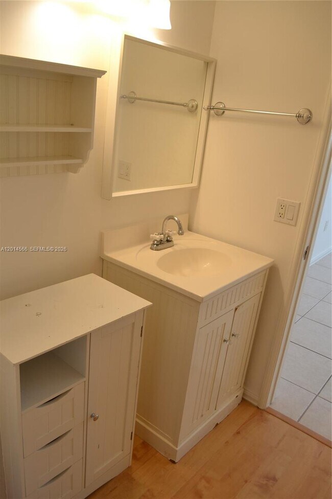 Building Photo - 255 Galen Dr