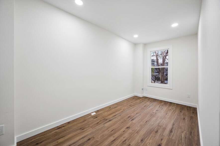 Building Photo - 1702 N Stillman St