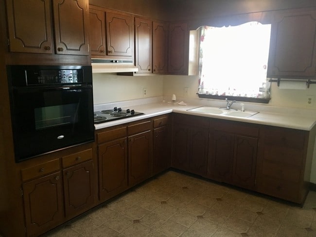 Building Photo - 8480 Cleveland Rd