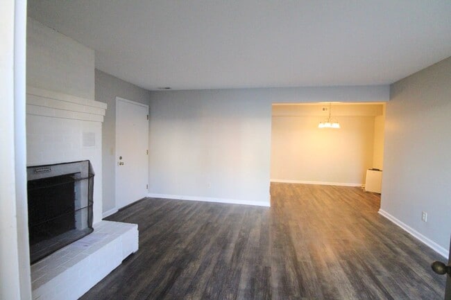 Building Photo - 1112 Blue Ridge Dr