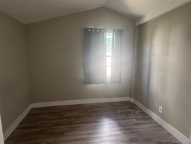 Building Photo - 425 Landing Ave