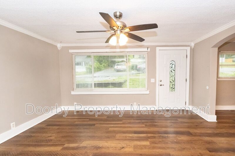 Building Photo - 403 Warren St