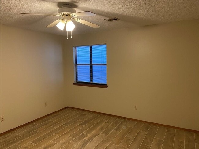 Building Photo - 419 N 35th St