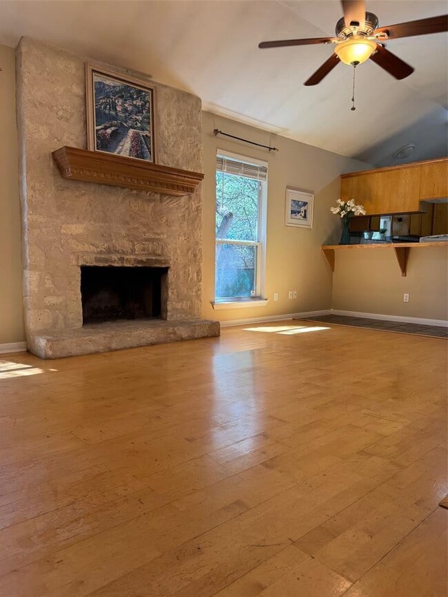 Building Photo - 1203 Cuernavaca Dr N