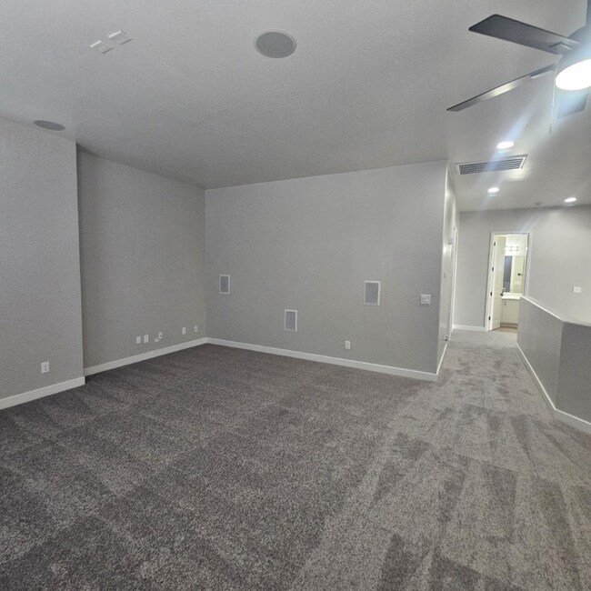 Building Photo - 6606 S 50th Ave