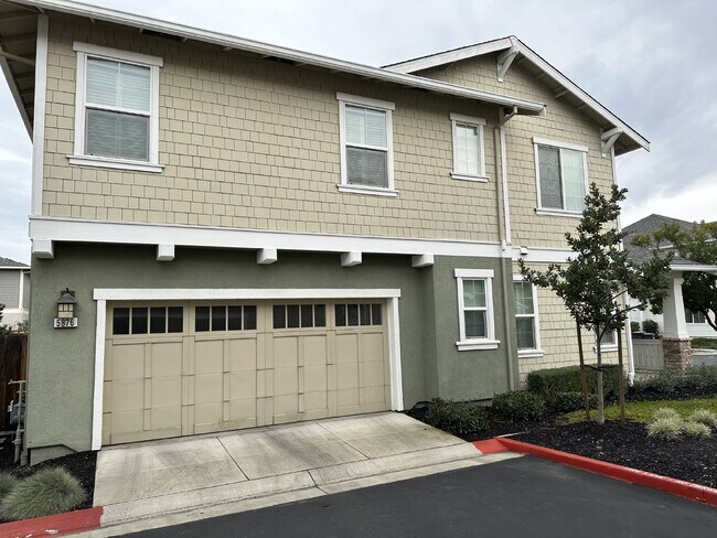 Building Photo - Stunning 3-Bedroom Corner-Lot Home with Upgrades & Natural Light; Available Now!