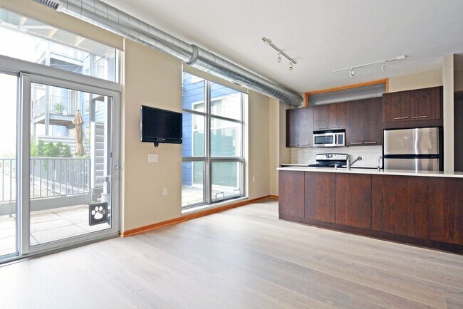 Building Photo - Modern 2-Bedroom Apartment with Private Pa...