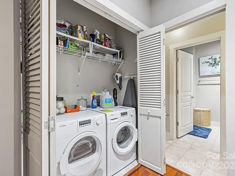 Building Photo - 9 Kenilworth Knls