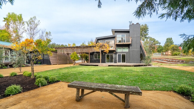 Building Photo - 870 Fitchview Lane-SI ID1538705P