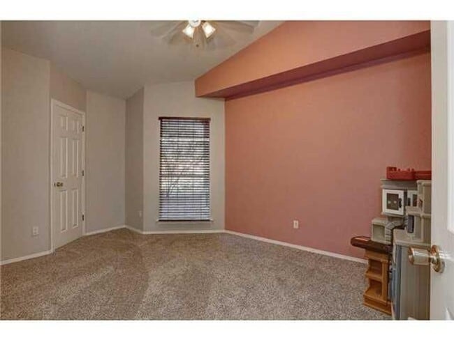 Building Photo - Amazing 3 bedroom 2 bath home is West El Paso!