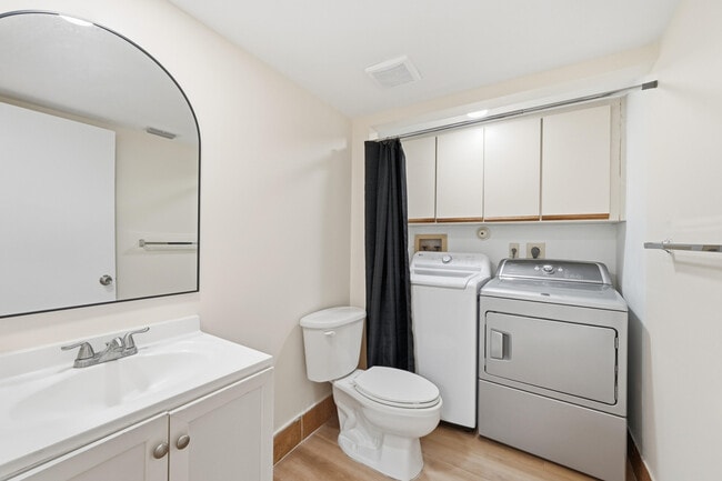 Building Photo - 8337 N Coral Cir