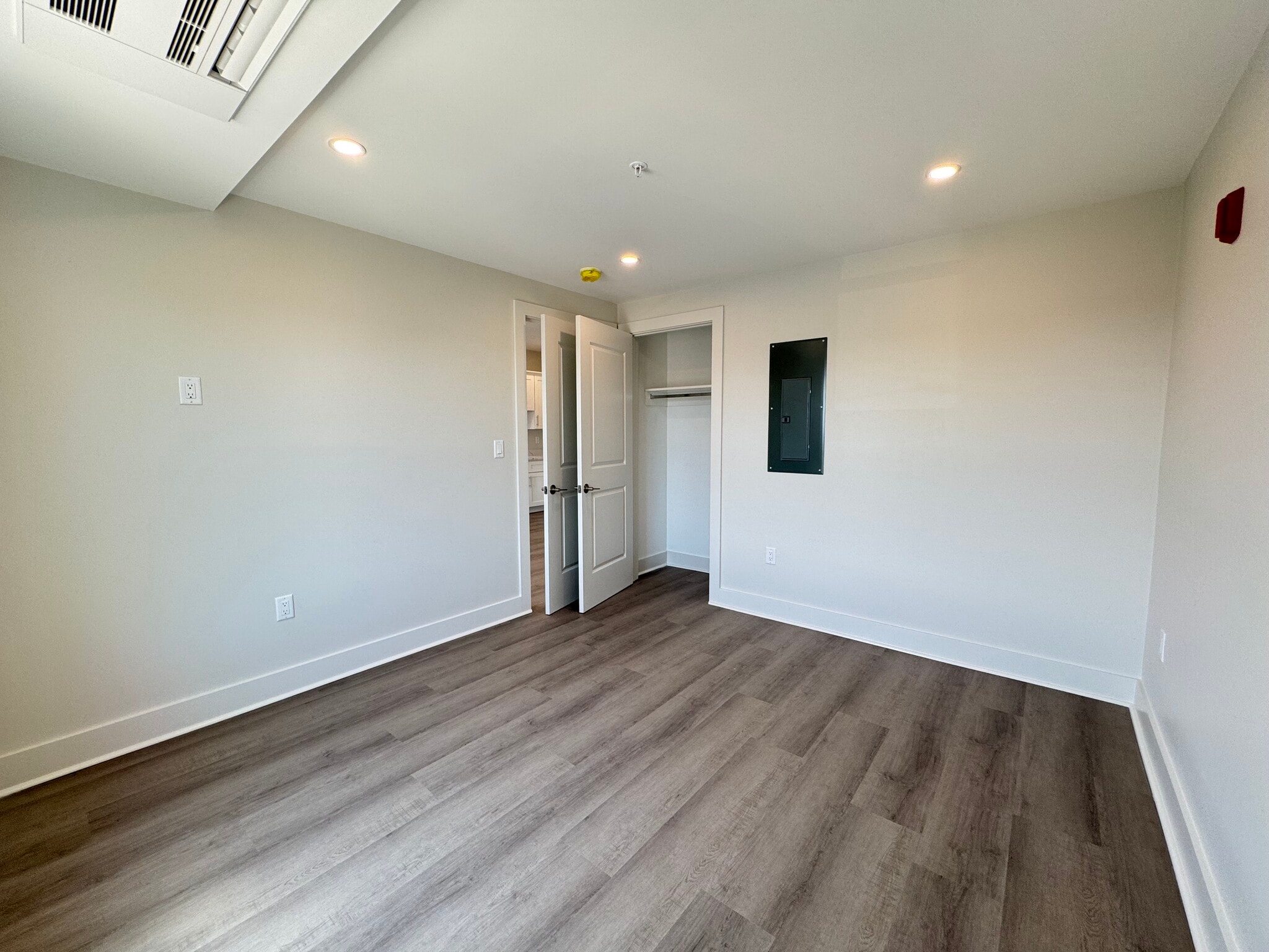 Building Photo - 386 Atwells Ave