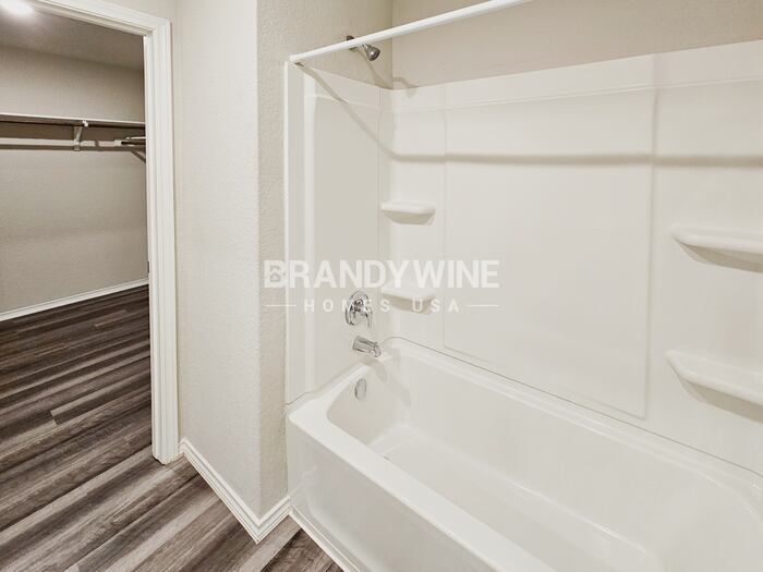 Building Photo - 7014 Winding Shelf