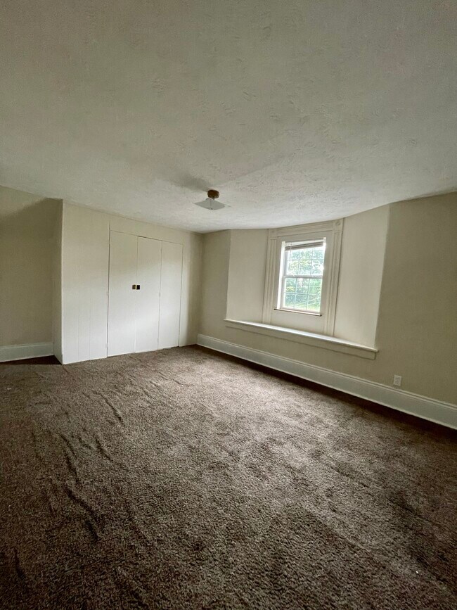 Building Photo - 202 Lincoln Ave NW