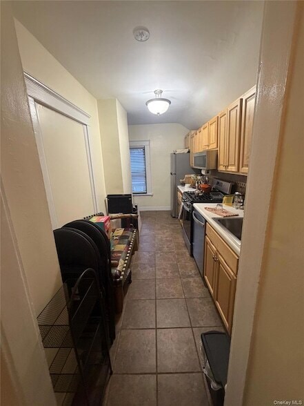 Building Photo - 51 Parkway Rd