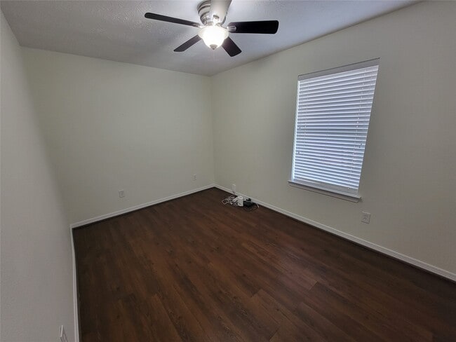 Building Photo - 15010 Sparks Ct