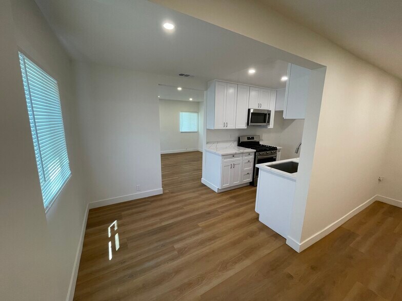 Building Photo - 340 W Alameda Ave