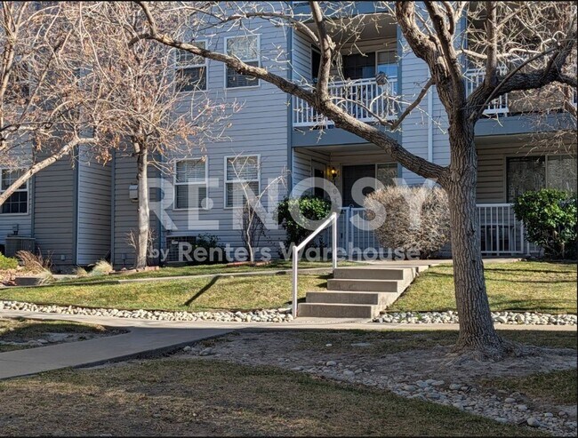 Building Photo - Modern Comfort and a Garage in Prime Aurora Location