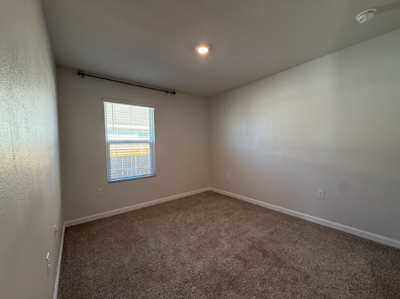 Building Photo - 437 Scarborough St