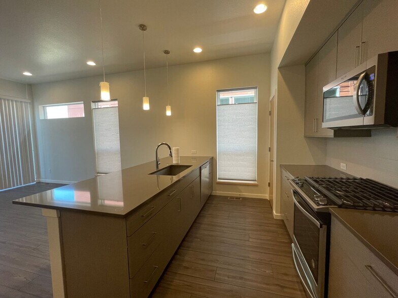 Building Photo - 743 Kubat Ln