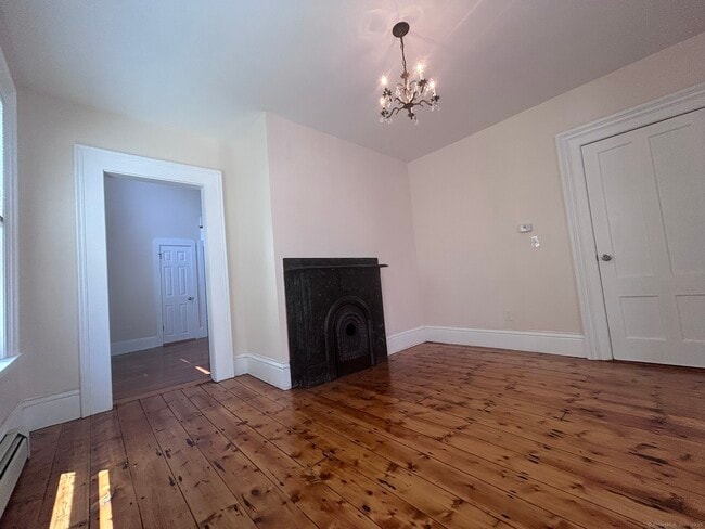 Building Photo - 32 Starr St