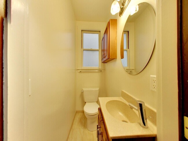 Building Photo - 1344-1346 Chestnut Street (1331r)