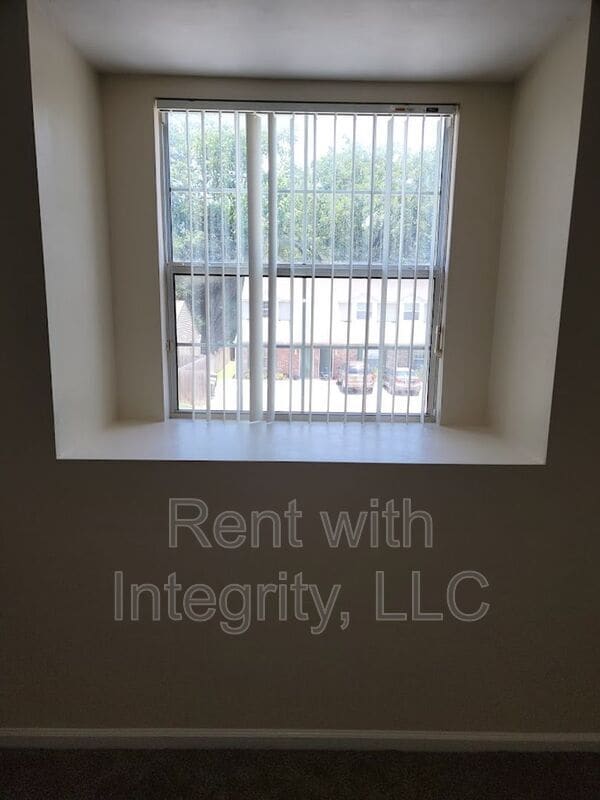 Building Photo - 1350 Castelnau Ct