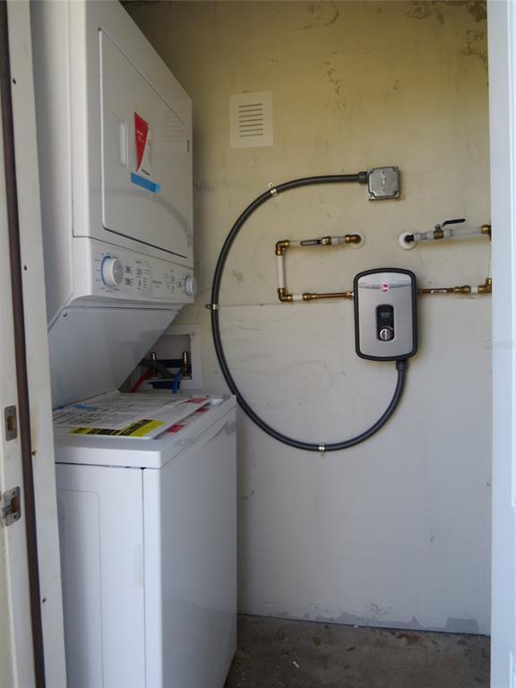 Laundry room - 8010 Hyde Park Ave